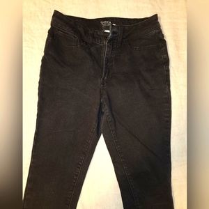 Time and Tru High Waisted Skinny Jeans Size 8 - black. Slender fit.